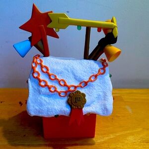 2003 Peanuts Snoopy light up & sound Christmas dog house